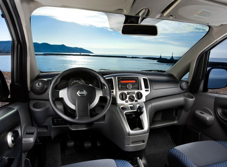  Nissan NV200 Evalia 2010 года  (фото 4 из 5)